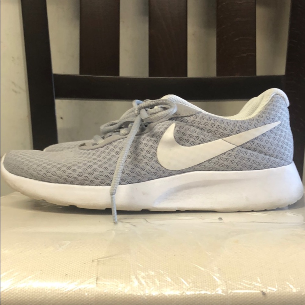 Women’s Nike Roshe. Size 6.5